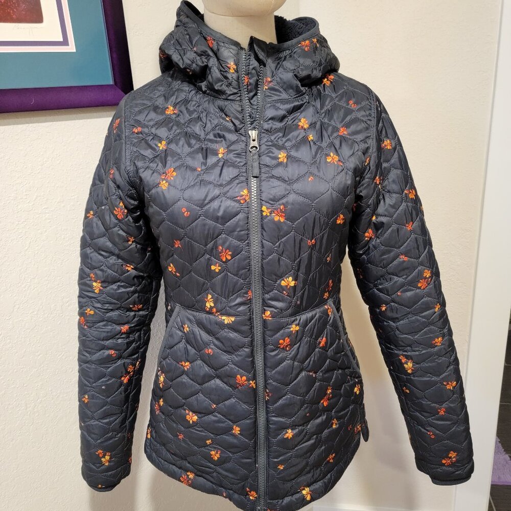 Winter Jacket - Autumn Leaves on Black - SZ XS. Very Warm! Excellent Condition!